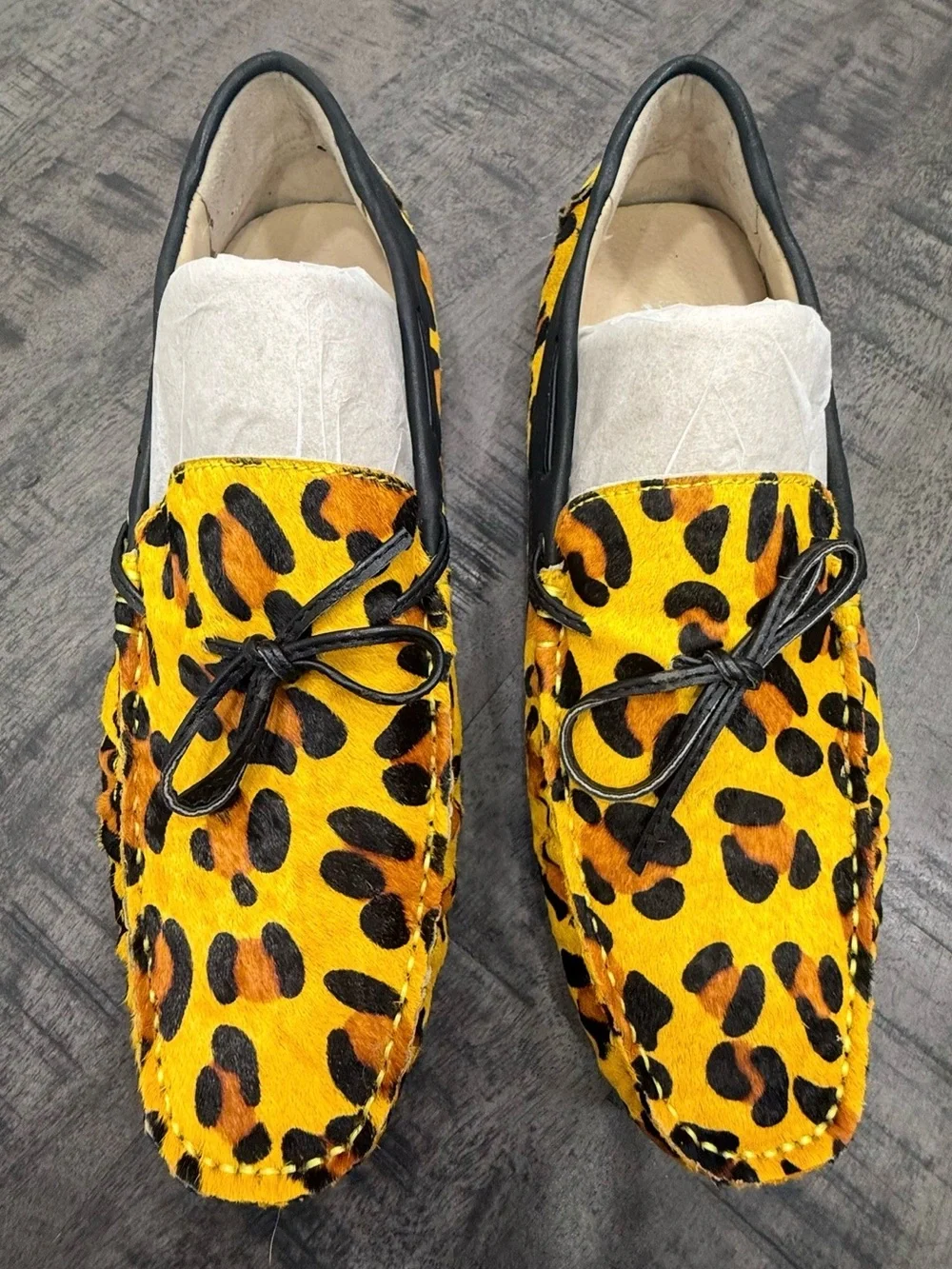 VINTAGE-Men's Leopard-Print Driving Loafers in Yellow and Black